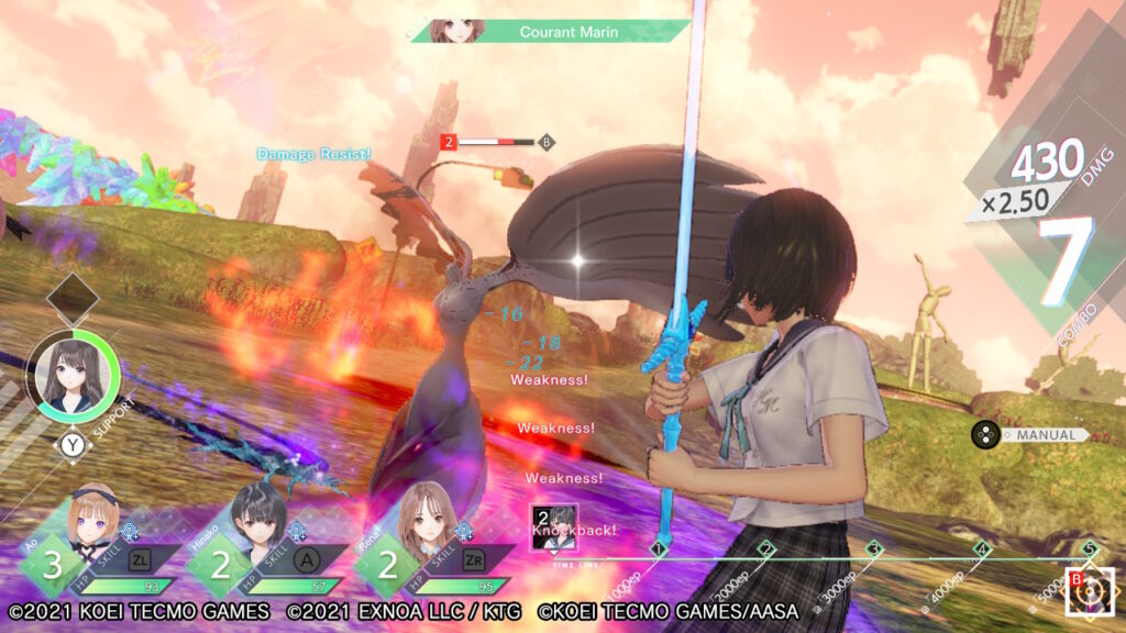 Example of battle screen. Hinako holds a sword in the foreground.