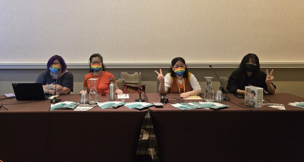 From Left to right: TJ, Ferrentini, Tomoko Nagano, Pei Ann Yeap, Shirley Fang. Photo of panelists for Kodansha at Flamecon